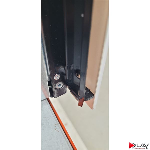 Whirlpool AMW 439 WH poškodená