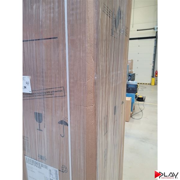 Liebherr CBNsda 5723 poškodená