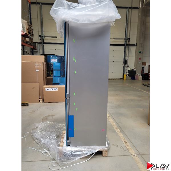 Liebherr CBNsda 5723 poškodená