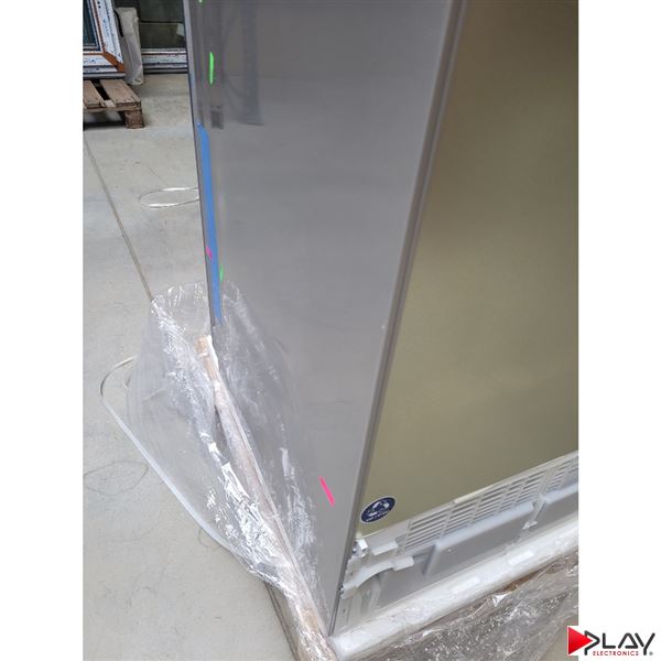 Liebherr CBNsda 5723 poškodená