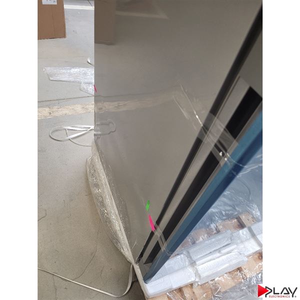 Liebherr CBNsda 5723 poškodená